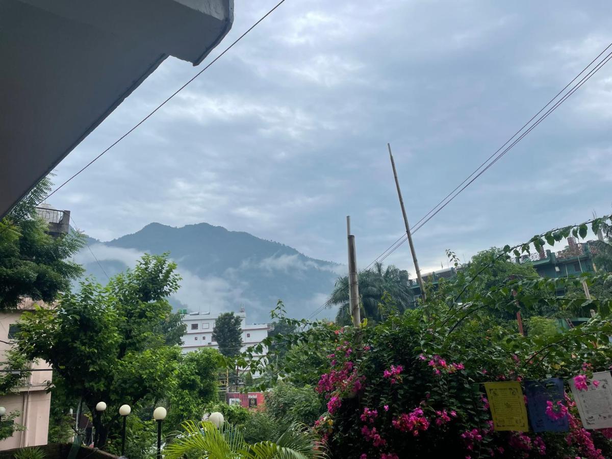 Orchid Hostel And Hotel Tapovan Exterior photo
